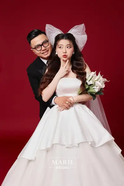 Phông Đỏ Trơn - Marie Bridal