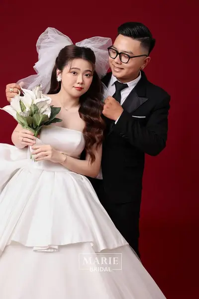 Phông Đỏ Trơn - Marie Bridal