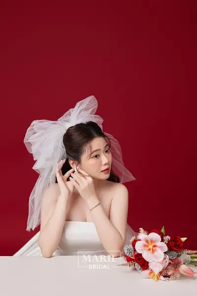 Phông Đỏ Trơn - Marie Bridal