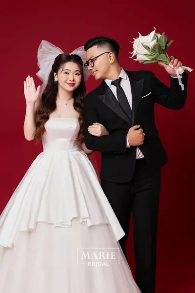 Phông Đỏ Trơn - Marie Bridal