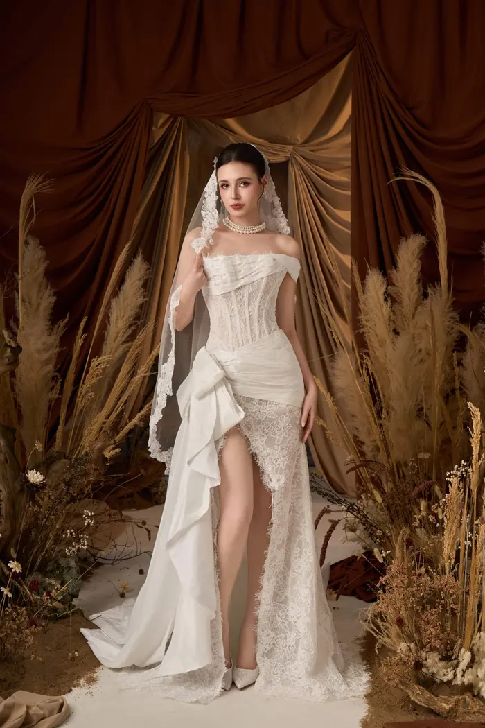 Làm đám cưới dưới quê có nên mặc váy cưới đuôi cá, cúp ngực, xẻ đùi? - Marie Bridal