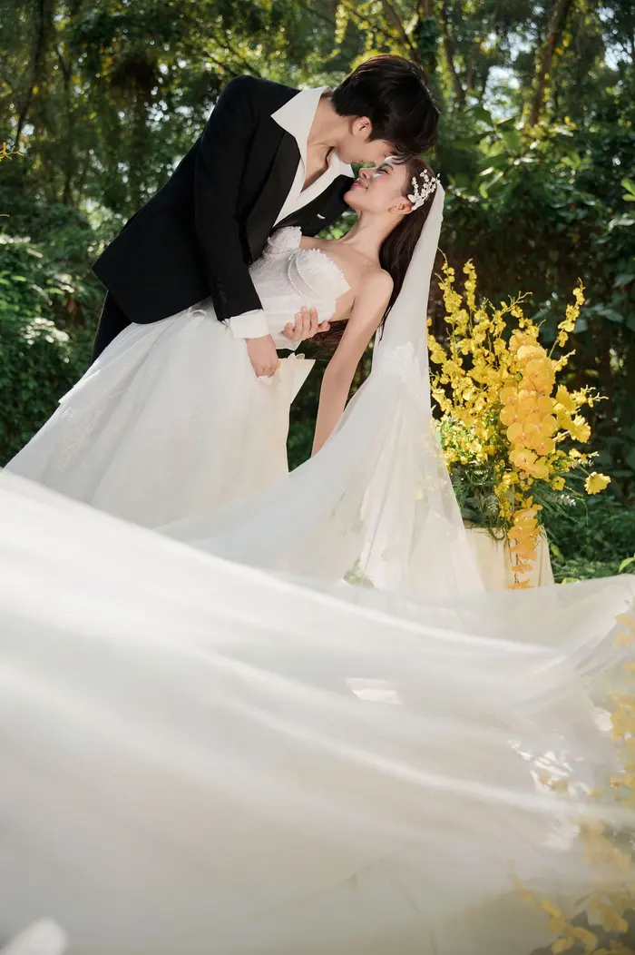 Ngoại cảnh Sài Gòn - ảnh cưới Marie Bridal