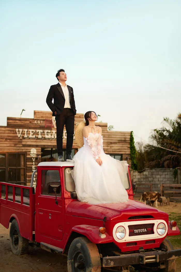 Ngoại cảnh Sài Gòn - ảnh cưới Marie Bridal